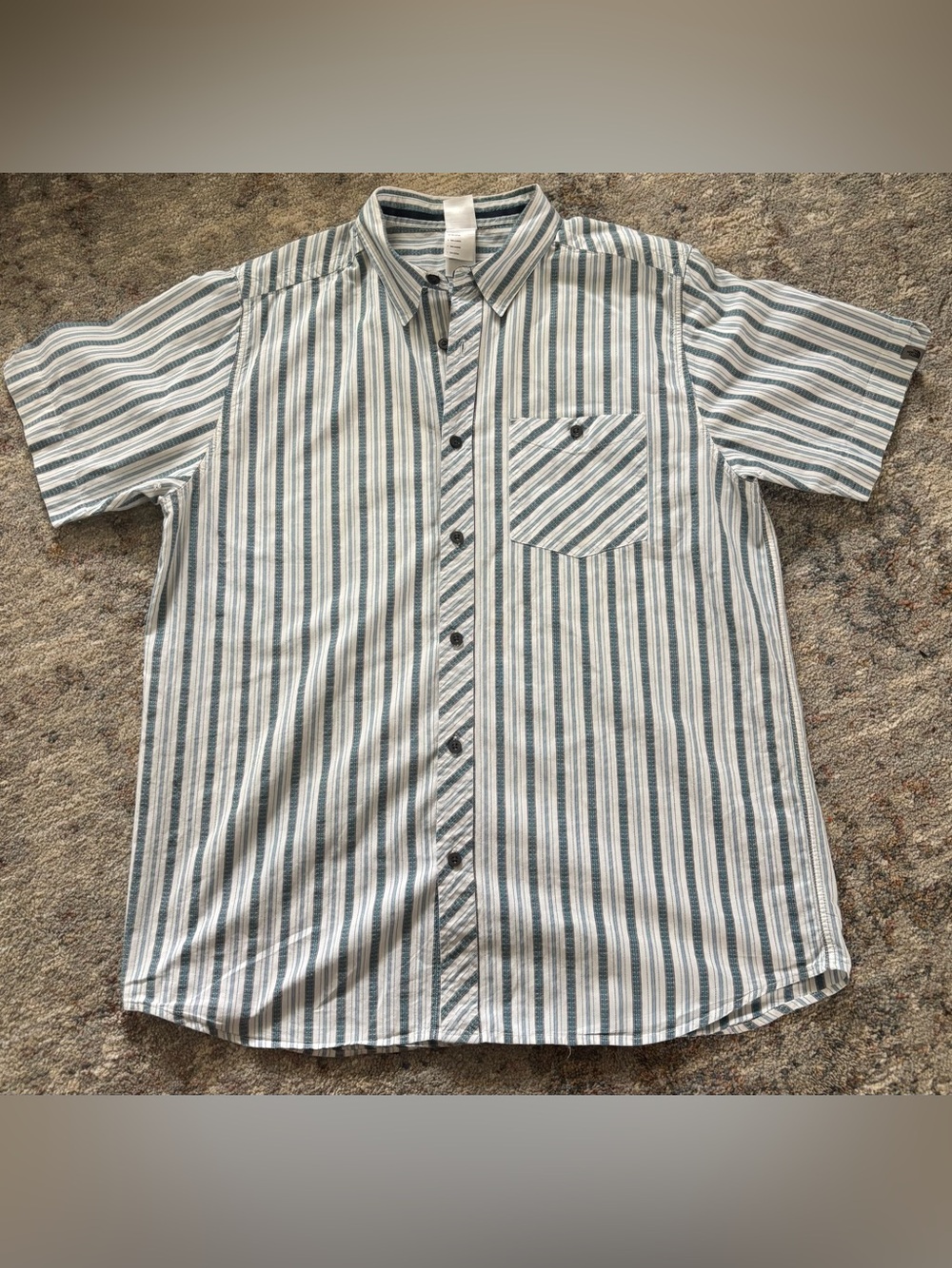 The North Face striped button-up short sleeved shirt men’s large